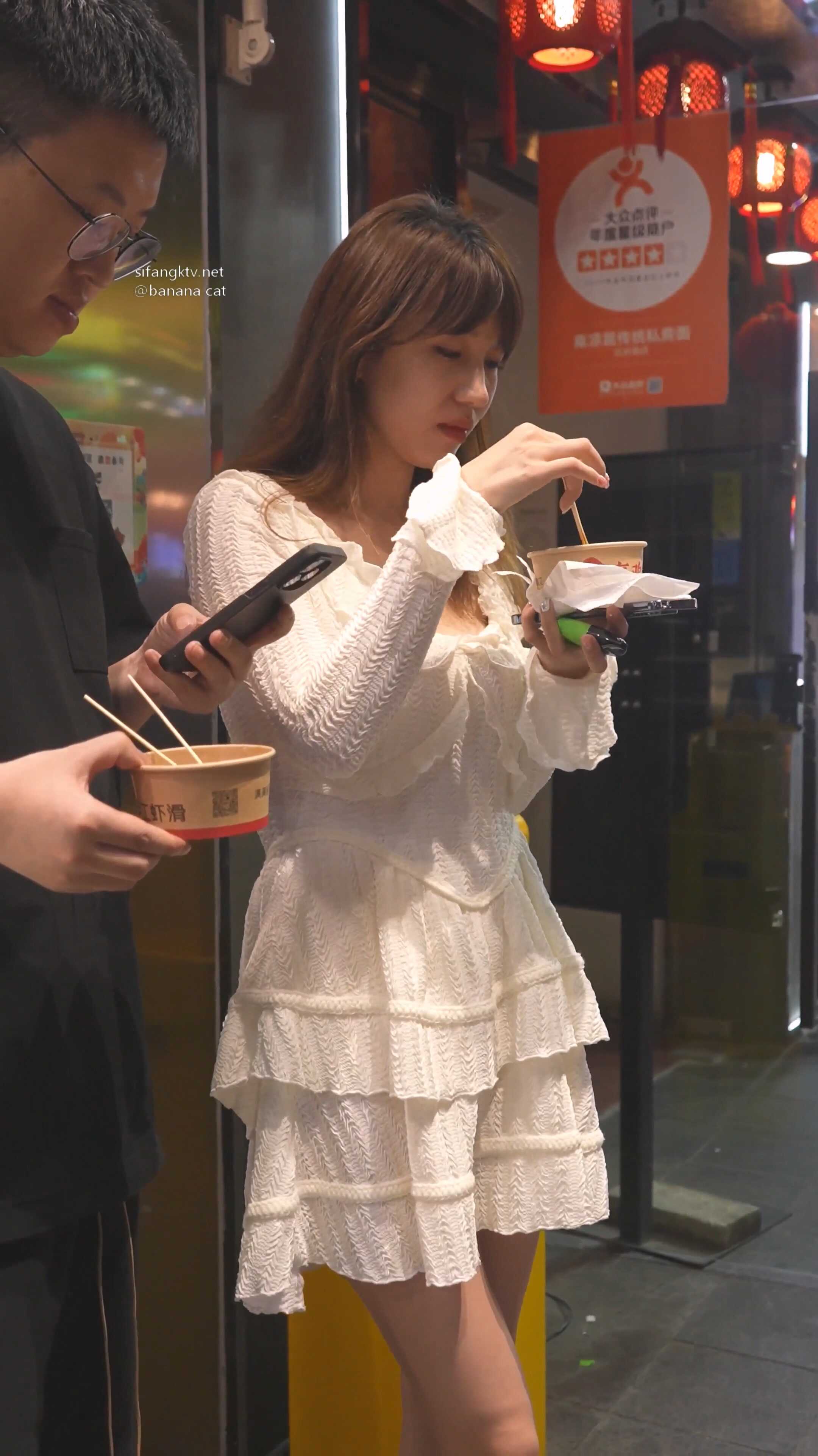 钻石高跟低胸裙美女诱人身姿引人抄底透明蕾丝内 (8).jpg